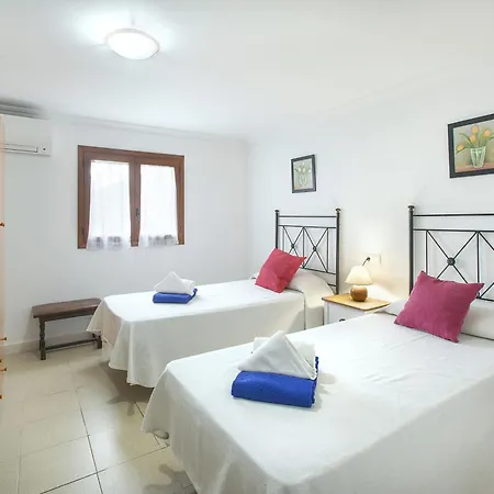 Owl Marineta - Family And Friends וילה